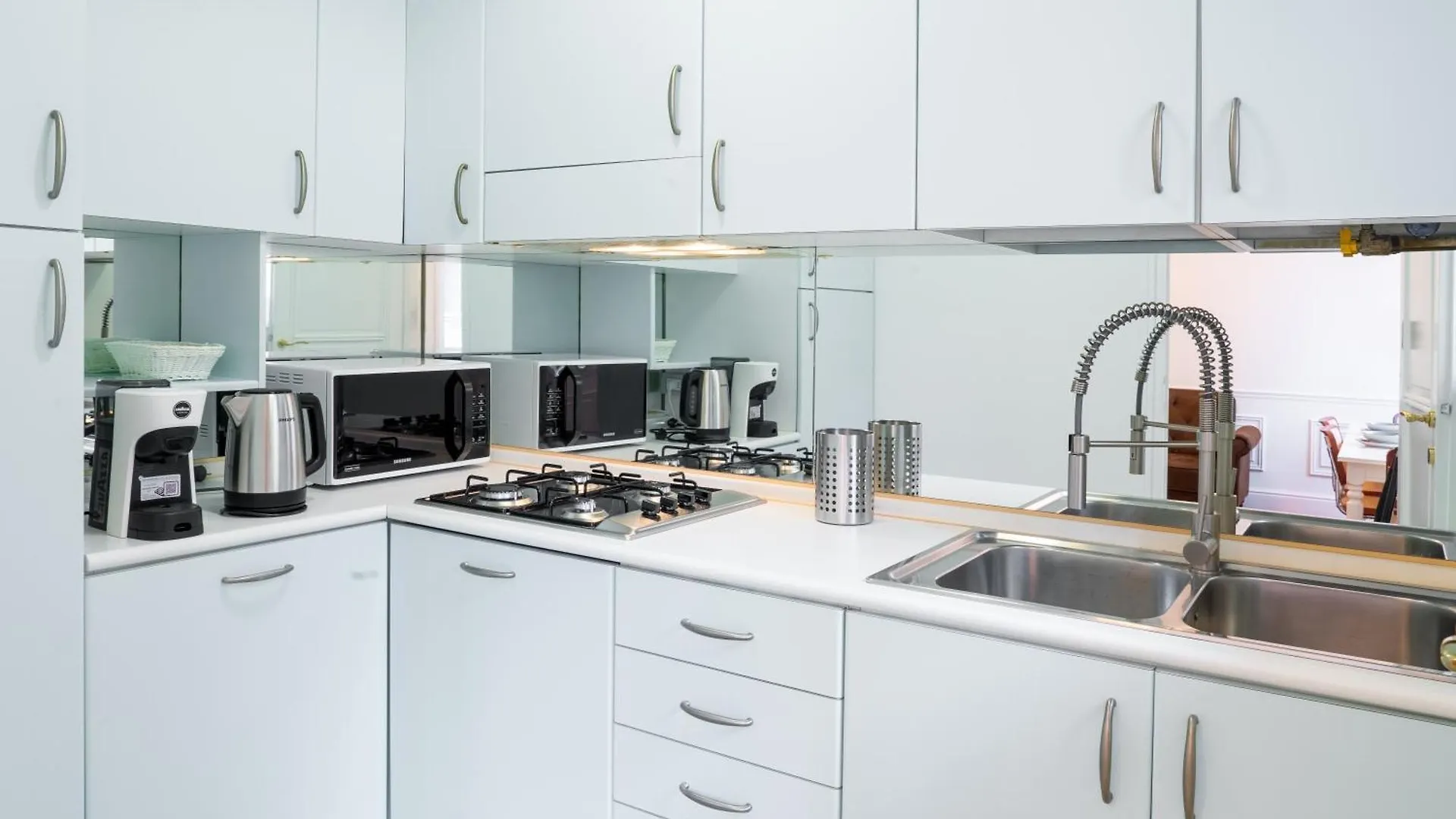 - Duomo -Luxury Design Apartment Milano 0*,